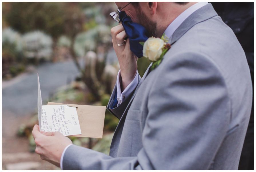 groom, crying, letter, bride